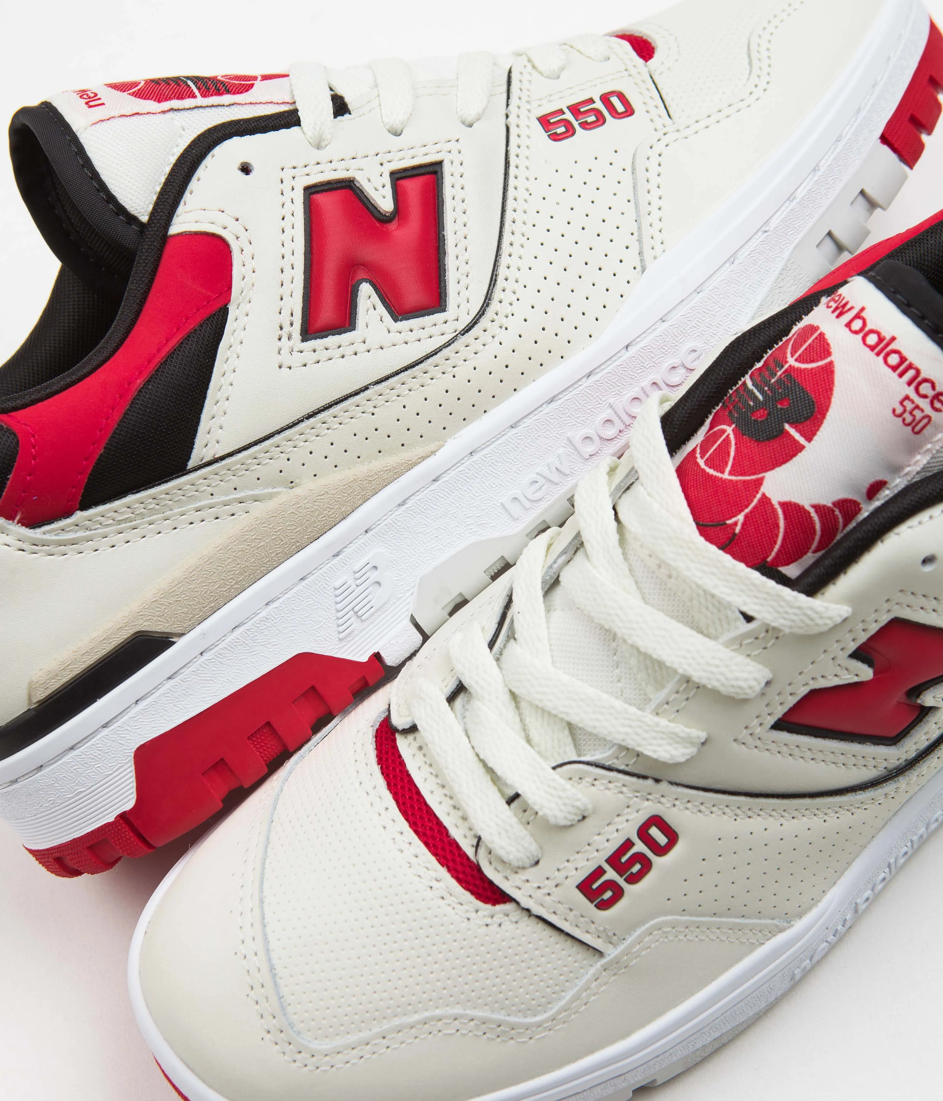 New Balance 550 Shoes - Sea Salt / Red